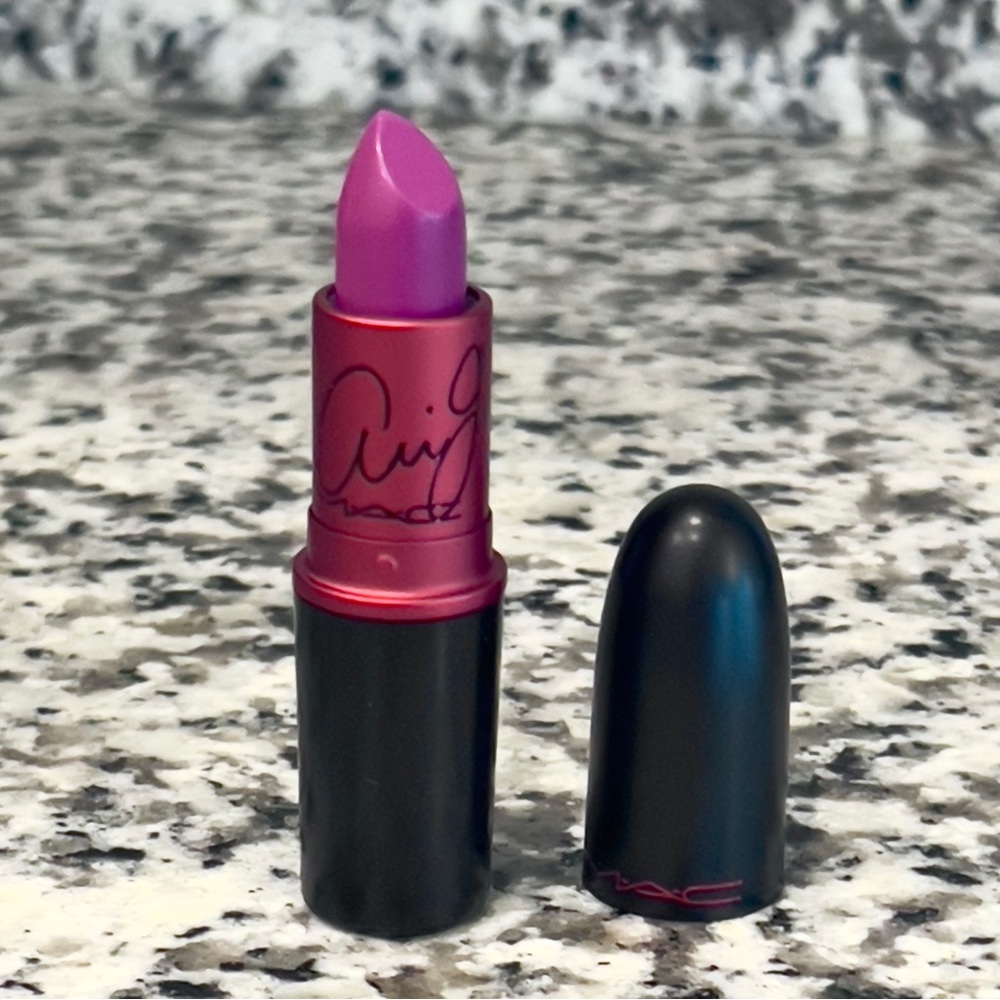 MAC Cosmetics Viva Glam Ariana Grande 2 Lipstick